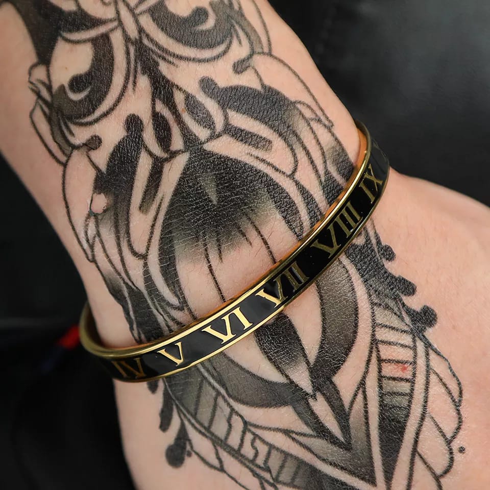 en’s Luxury Black Enamel Bangle with Gold Inlay