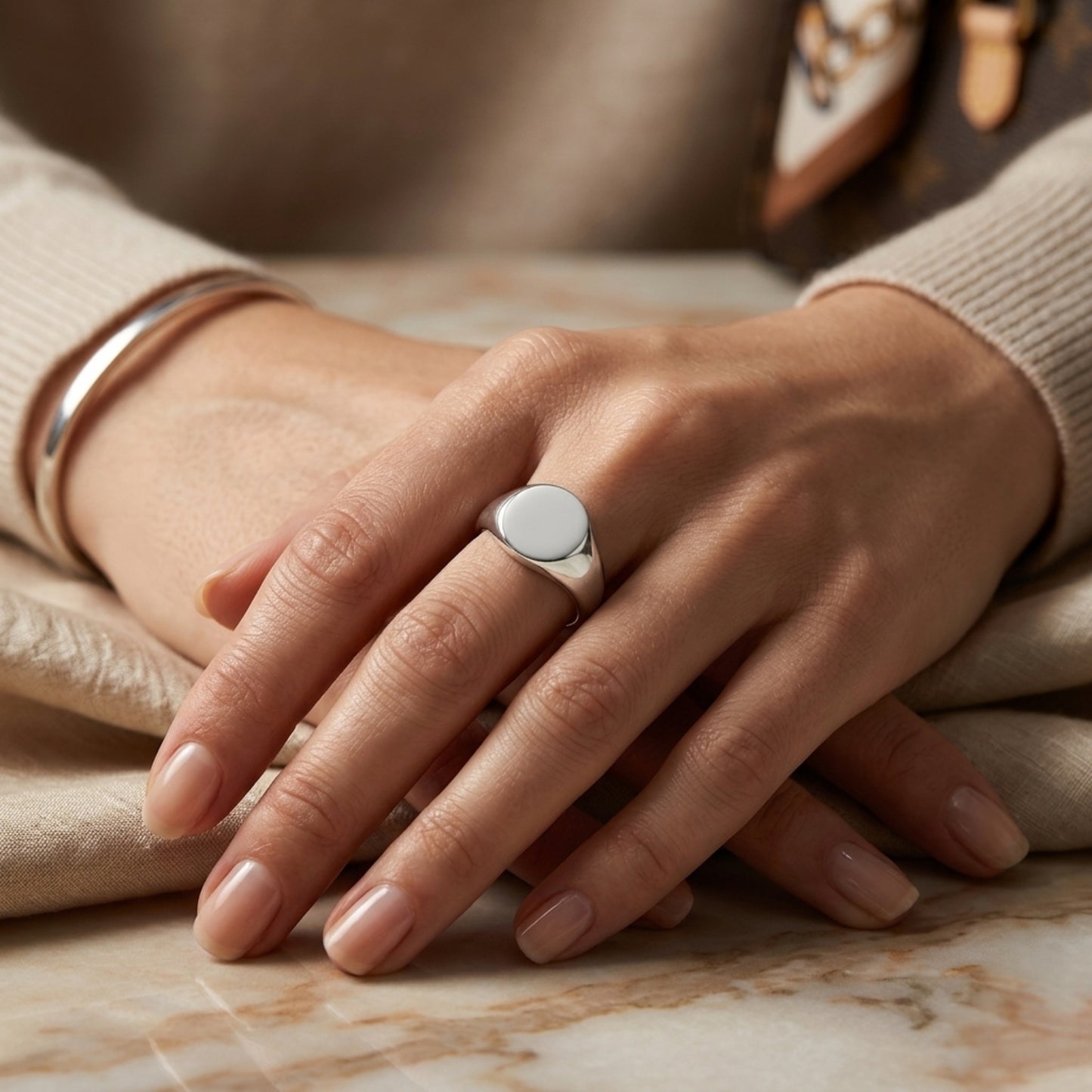 Minimal Round Signet Ring – Sleek Flat Top Band